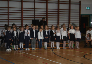 Część artystyczna w wykonaniu uczniów klas pierwszych