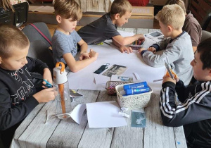 Klasa 3b na zajęciach edukacyjnych w Muzeum Tradycji Niepodległościowych w Łodzi