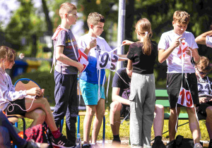 Drużyny podczas Rowerady w oczekiwaniu na kolejne rowerowe zmagania.