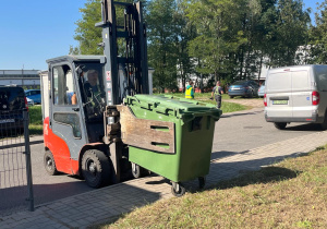 Ważenie śmieci.