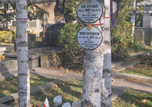 Grób Rudego i Alka w kwaterze Białych Brzozowych Krzyży na Cmentarzu Powązki Wojskowe.