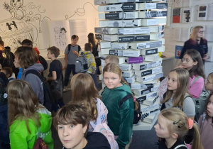 Zwiedzanie z przewodnikiem strefy Game Lab Centrum Komiksu i Narracji Interaktywnej EC1.