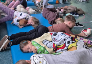 „Misiowa” relaksacja przy dźwiękach łagodnej muzyki.
