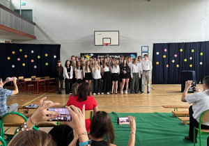Pożegnanie klas ósmych - część artystyczna.