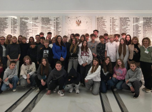 Uczniowie klasy 7a i 8d zwiedzają Sejm i Powązki Wojskowe