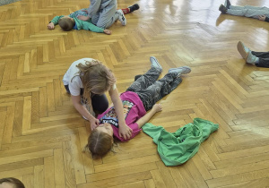 Sprawdzenie przytomności poszkodowanego