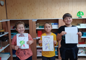 Ćwiczenie – Autoportret idealny. Uczniowie rysują swój portret, w kontury wpisują swoje cechy umiejętności z których są dumni, a następnie prezentują swoje mocne strony na forum grupy.