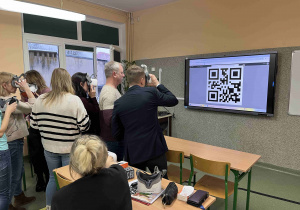 Nauczyciele uczestniczą w szkoleniu Class VR.