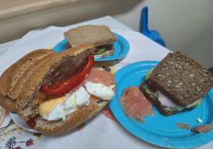 Kanapki przygotowane przez uczniów na lekcji edukacji zdrowotnej