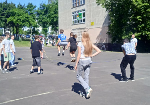 Konkurencja – skok przez długą skakankę.